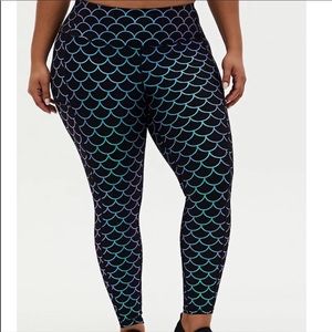 COPY - TORRID BLACK MERMAID WICKING ACTIVE LEGGIN…
